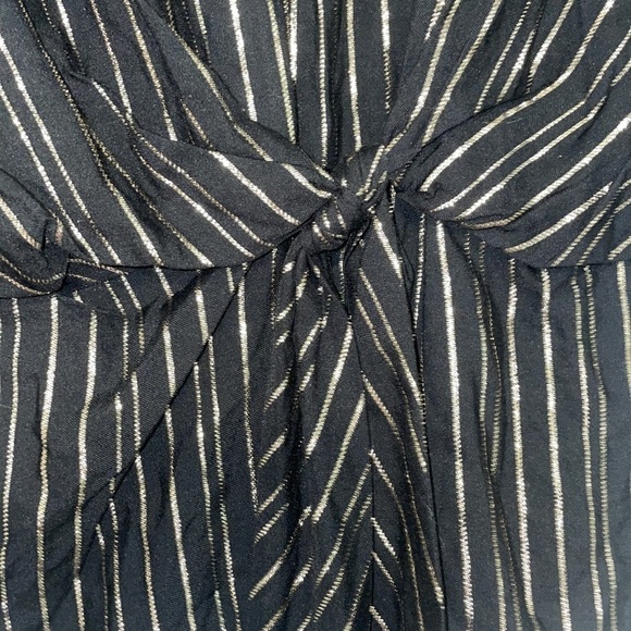 NWT Express Black and Gold Blouse Size Small - Picture 4 of 7